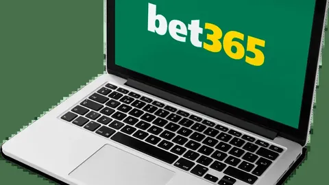 弗里克盛赞朗格萊季前賽出色表現，法國鋒將有望續約巴薩