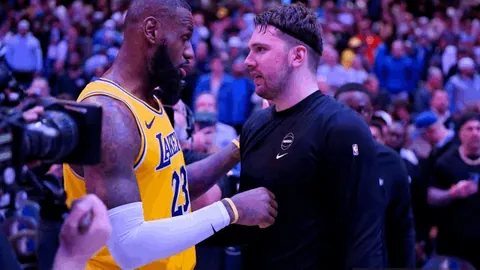 “巴黎奥运百米金牌得主无缘2025年度田径最佳阵容，跑速争议引关注——环球时报”